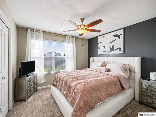 10515 S 110th Street, Papillion, NE 68046