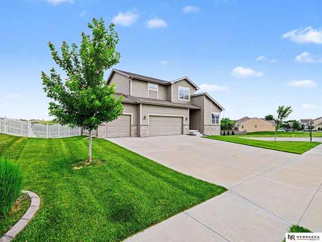 10515 S 110th Street, Papillion, NE 68046