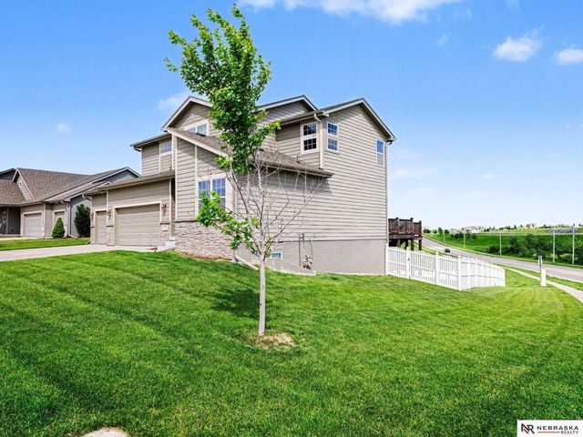 10515 S 110th Street, Papillion, NE 68046