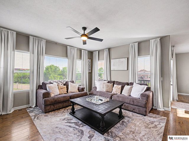 10515 S 110th Street, Papillion, NE 68046