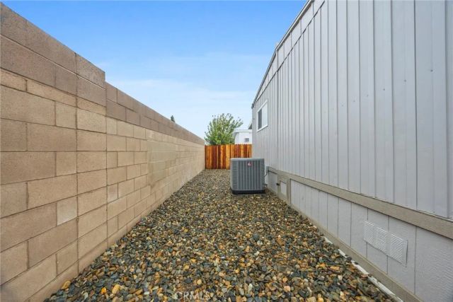 335 Hickorywood, Bakersfield, CA 93308