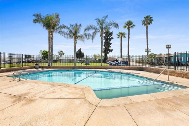 335 Hickorywood, Bakersfield, CA 93308