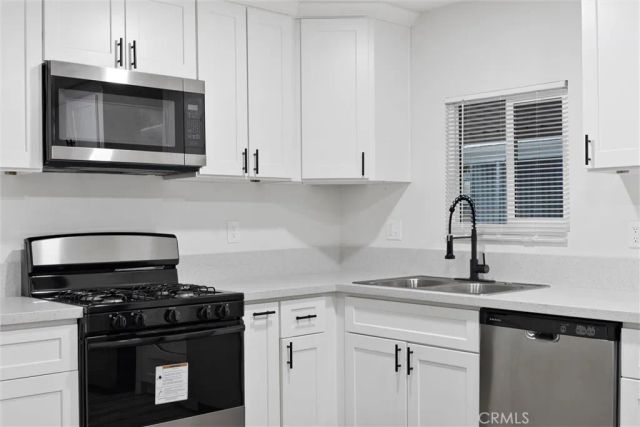 335 Hickorywood, Bakersfield, CA 93308