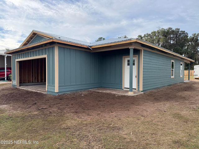 149 LAKE MARGO Drive, Satsuma, FL 32189