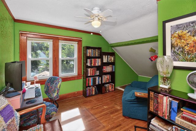 825 Maxwelton Drive, Des Moines, IA 50315