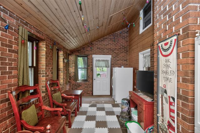 825 Maxwelton Drive, Des Moines, IA 50315