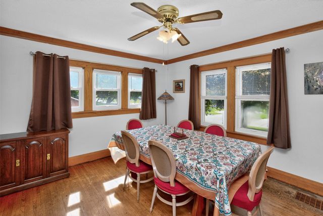 825 Maxwelton Drive, Des Moines, IA 50315