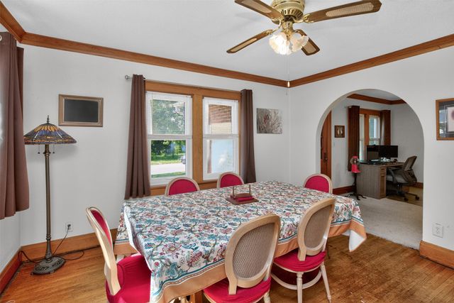 825 Maxwelton Drive, Des Moines, IA 50315