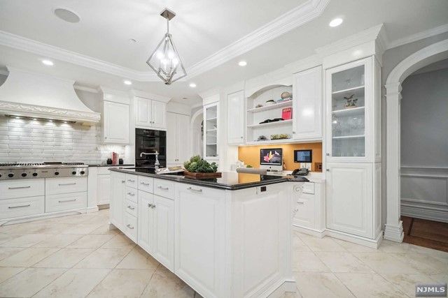 121 Churchill Road, Tenafly, NJ 07670