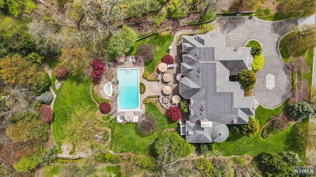 121 Churchill Road, Tenafly, NJ 07670