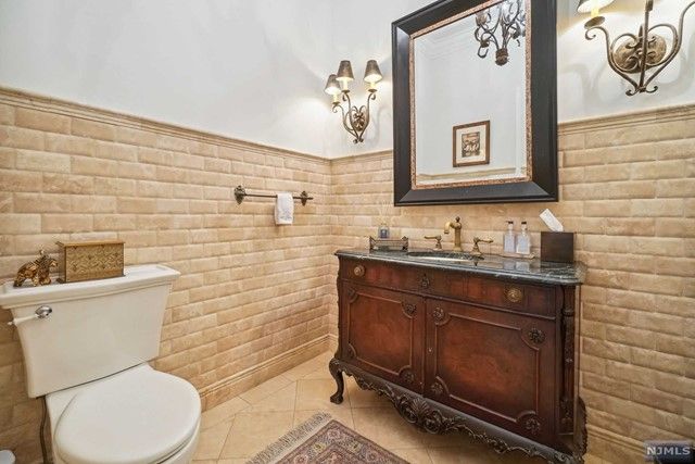 121 Churchill Road, Tenafly, NJ 07670