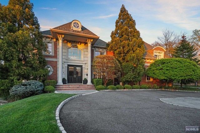 121 Churchill Road, Tenafly, NJ 07670