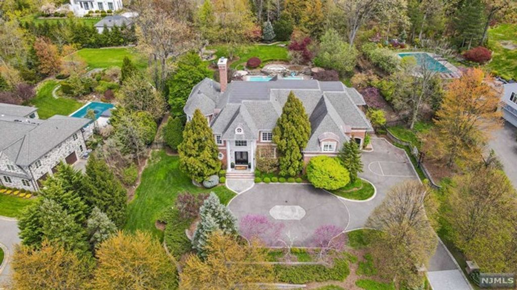 121 Churchill Road, Tenafly, NJ 07670
