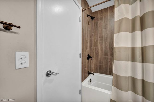 23111 Lincolnshire Drive, Bay Village, OH 44140