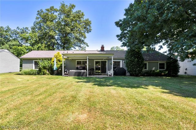 23111 Lincolnshire Drive, Bay Village, OH 44140