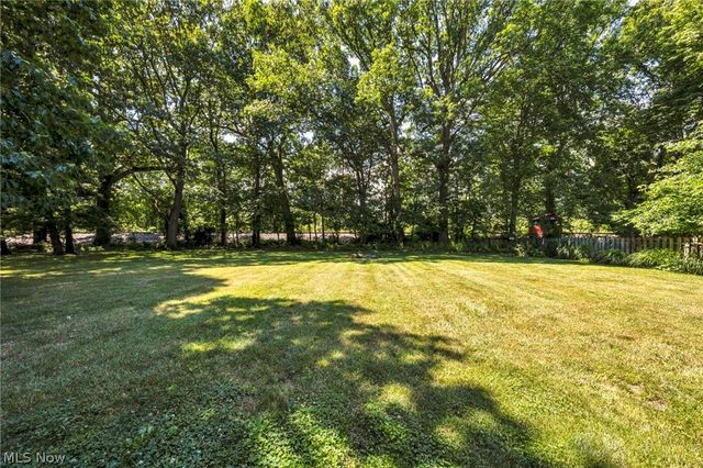 23111 Lincolnshire Drive, Bay Village, OH 44140