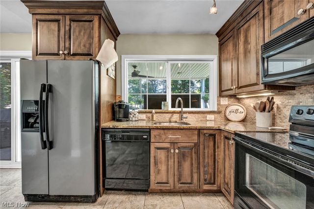 23111 Lincolnshire Drive, Bay Village, OH 44140
