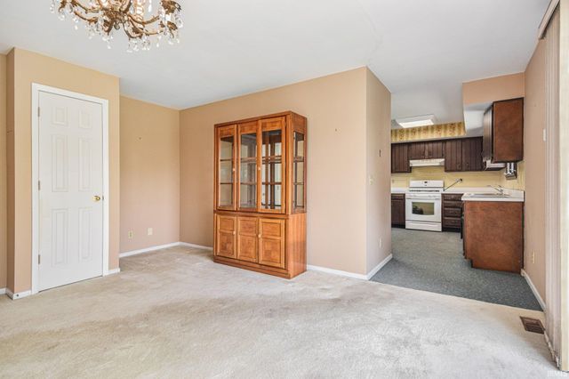 12060 N Woodlawn Acres Drive, Syracuse, IN 46567