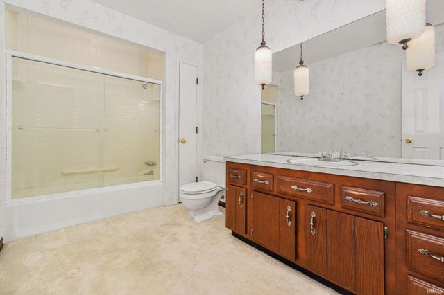 12060 N Woodlawn Acres Drive, Syracuse, IN 46567