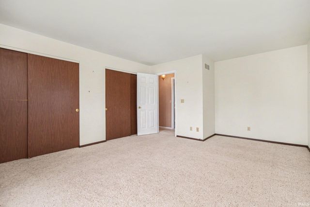 12060 N Woodlawn Acres Drive, Syracuse, IN 46567