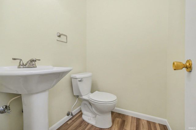 12060 N Woodlawn Acres Drive, Syracuse, IN 46567