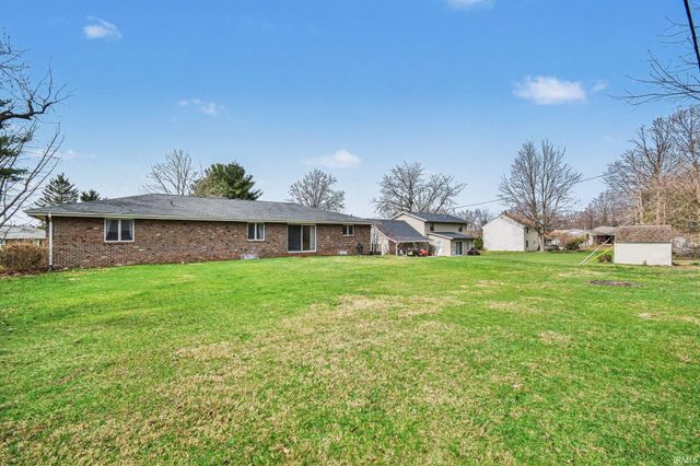 12060 N Woodlawn Acres Drive, Syracuse, IN 46567