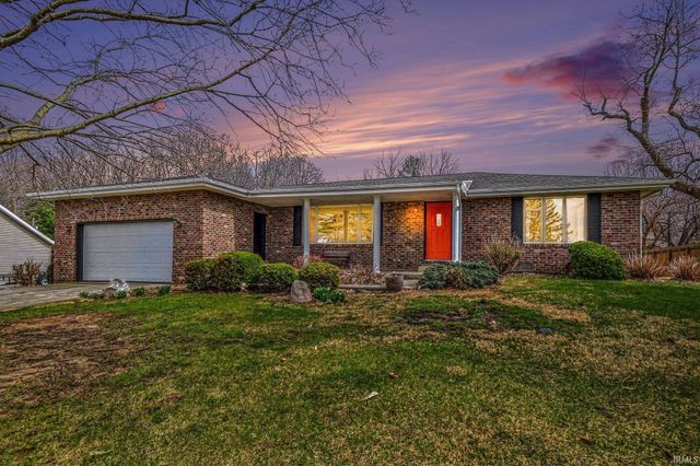 12060 N Woodlawn Acres Drive, Syracuse, IN 46567