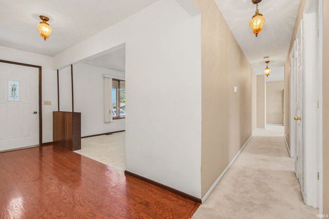 12060 N Woodlawn Acres Drive, Syracuse, IN 46567