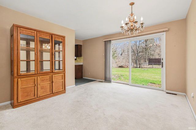 12060 N Woodlawn Acres Drive, Syracuse, IN 46567