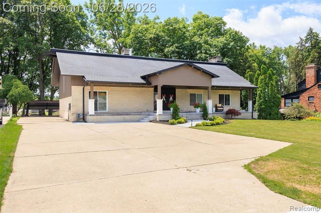 44429 Harmony Lane, Belleville, MI 48111