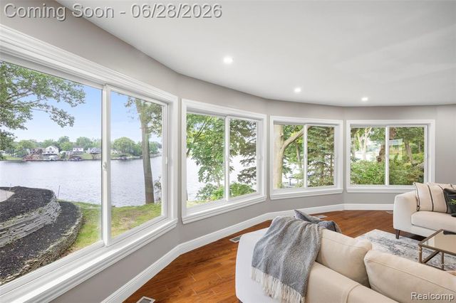 44429 Harmony Lane, Belleville, MI 48111