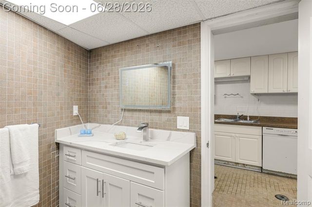 44429 Harmony Lane, Belleville, MI 48111