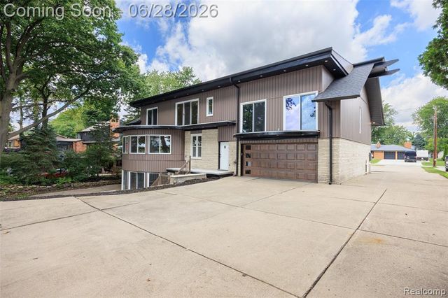 44429 Harmony Lane, Belleville, MI 48111