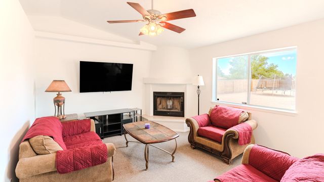 11 Rodgers Drive, Los Lunas, NM 87031
