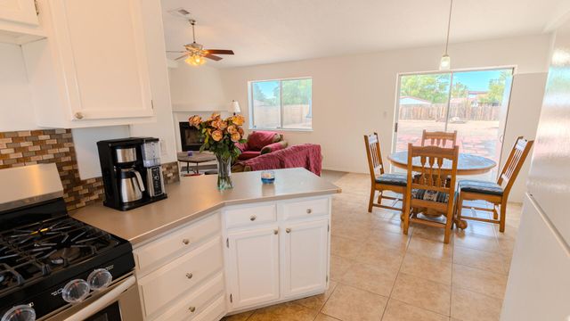 11 Rodgers Drive, Los Lunas, NM 87031