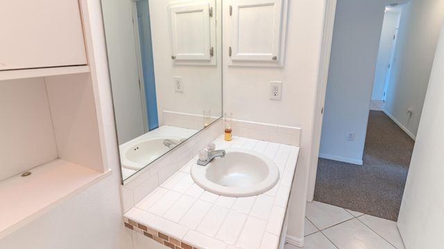 11 Rodgers Drive, Los Lunas, NM 87031