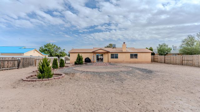 11 Rodgers Drive, Los Lunas, NM 87031