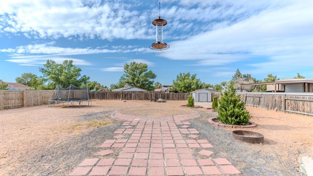11 Rodgers Drive, Los Lunas, NM 87031