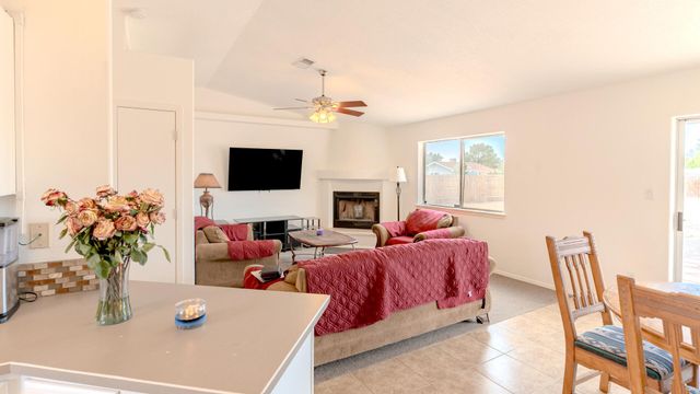 11 Rodgers Drive, Los Lunas, NM 87031