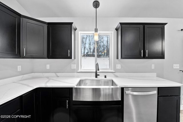 6988 E Lone Wolf Court, Wasilla, AK 99654