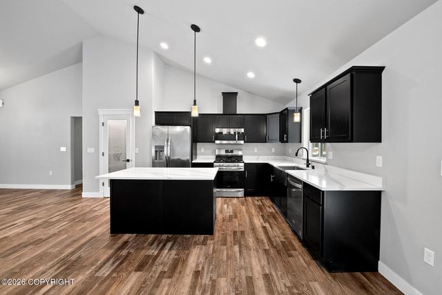 6988 E Lone Wolf Court, Wasilla, AK 99654