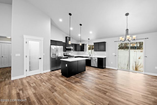 6988 E Lone Wolf Court, Wasilla, AK 99654