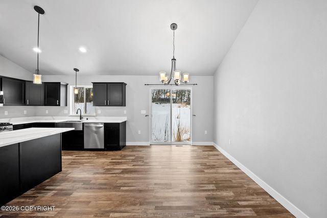 6988 E Lone Wolf Court, Wasilla, AK 99654