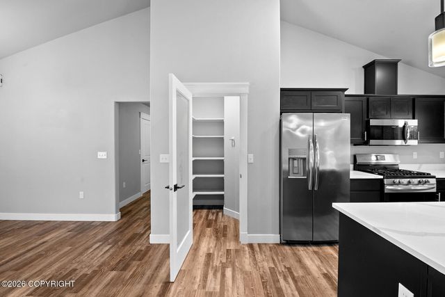 6988 E Lone Wolf Court, Wasilla, AK 99654