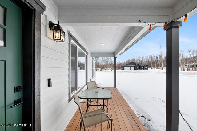 6988 E Lone Wolf Court, Wasilla, AK 99654