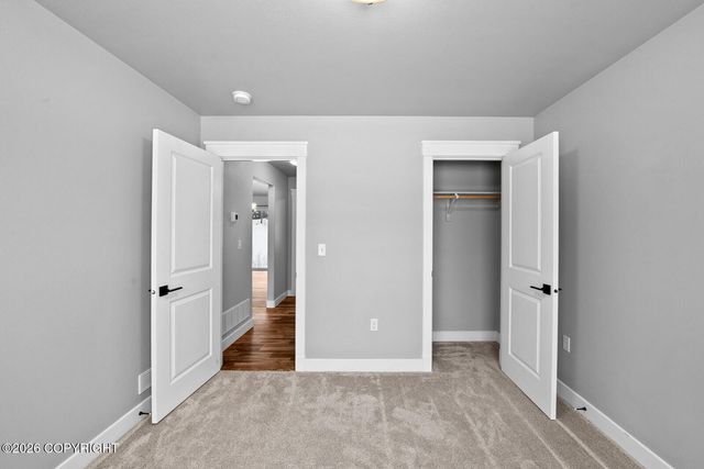 6988 E Lone Wolf Court, Wasilla, AK 99654