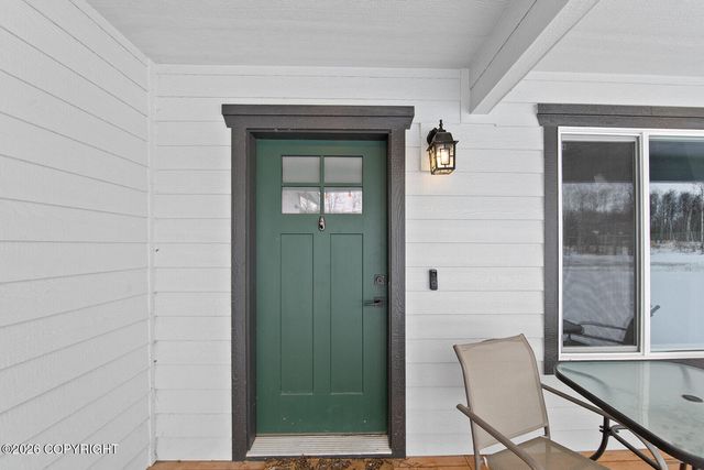 6988 E Lone Wolf Court, Wasilla, AK 99654