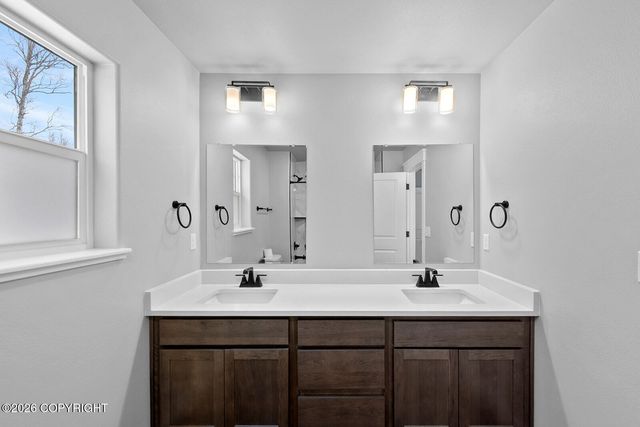 6988 E Lone Wolf Court, Wasilla, AK 99654