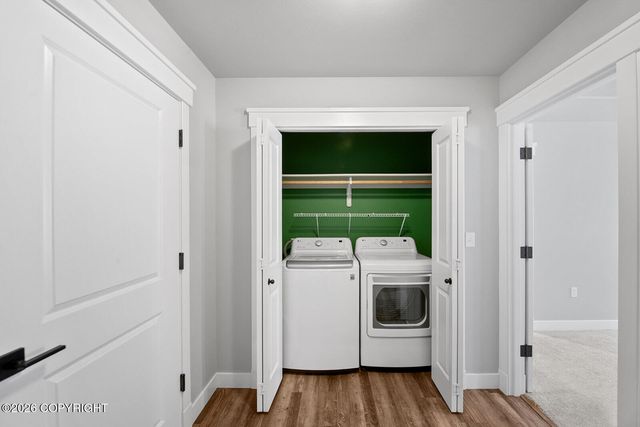 6988 E Lone Wolf Court, Wasilla, AK 99654