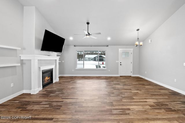 6988 E Lone Wolf Court, Wasilla, AK 99654